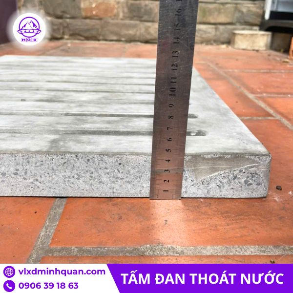 tam-dan-be-tong-co-ranh-thoat-nuoc-tai-m